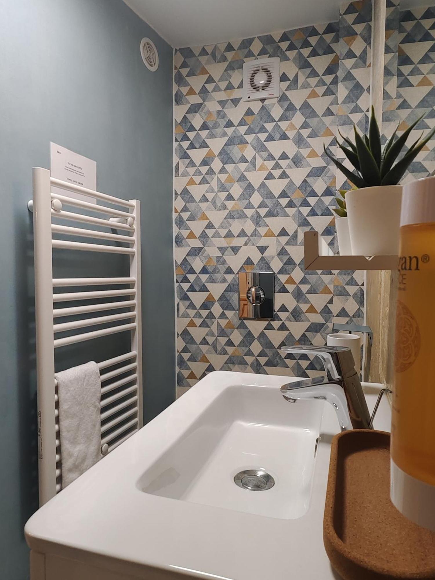 Studio Lumineux Et Fleuri Idealement Situe Apartman Caen Kültér fotó