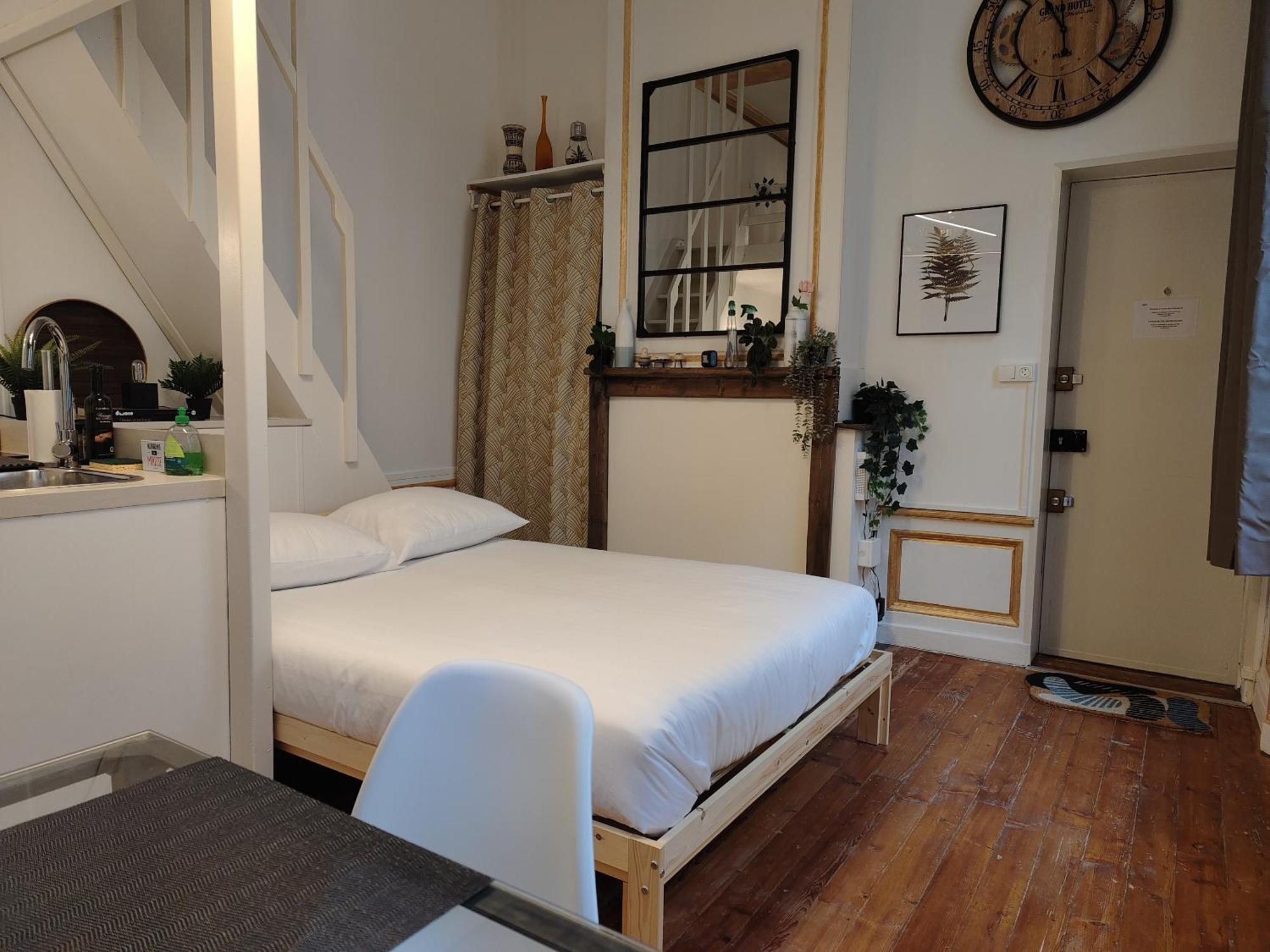 Studio Lumineux Et Fleuri Idealement Situe Apartman Caen Kültér fotó